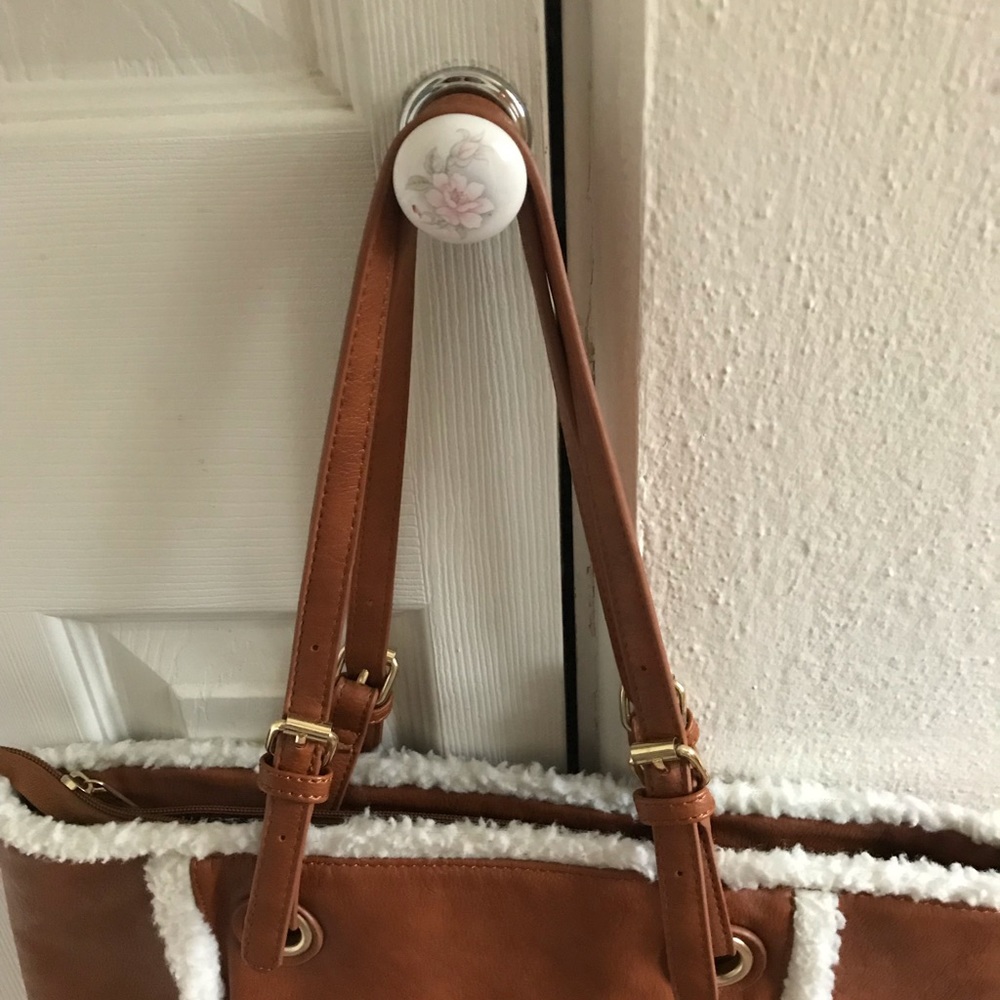 Handbag - Picture 3 of 4